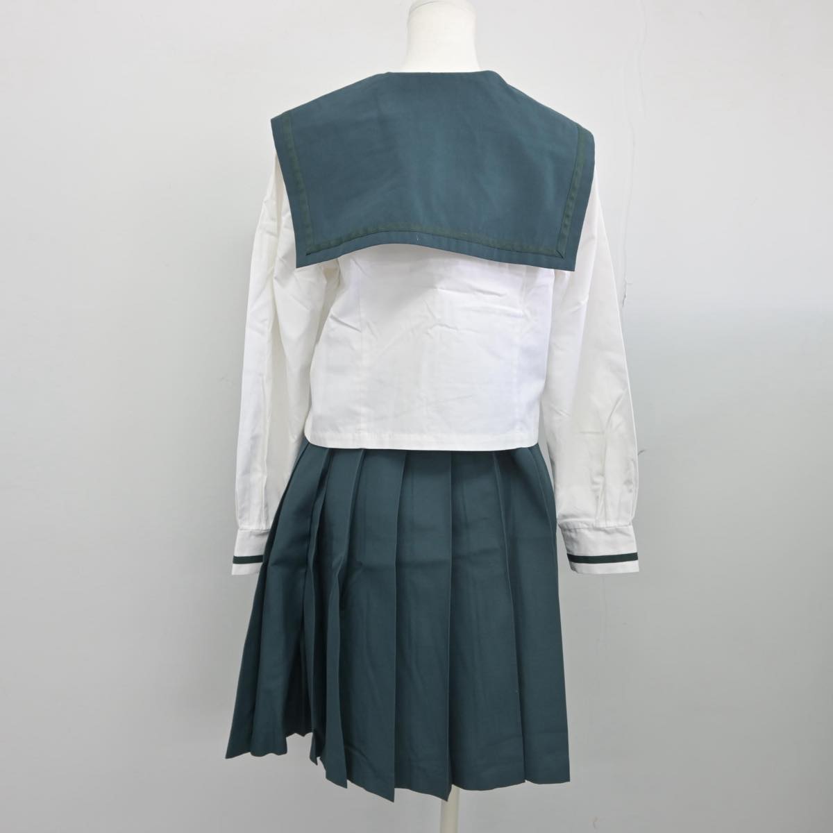 【中古】千葉県 成田国際高等学校 女子制服 3点（セーラー服・スカート）sf028331