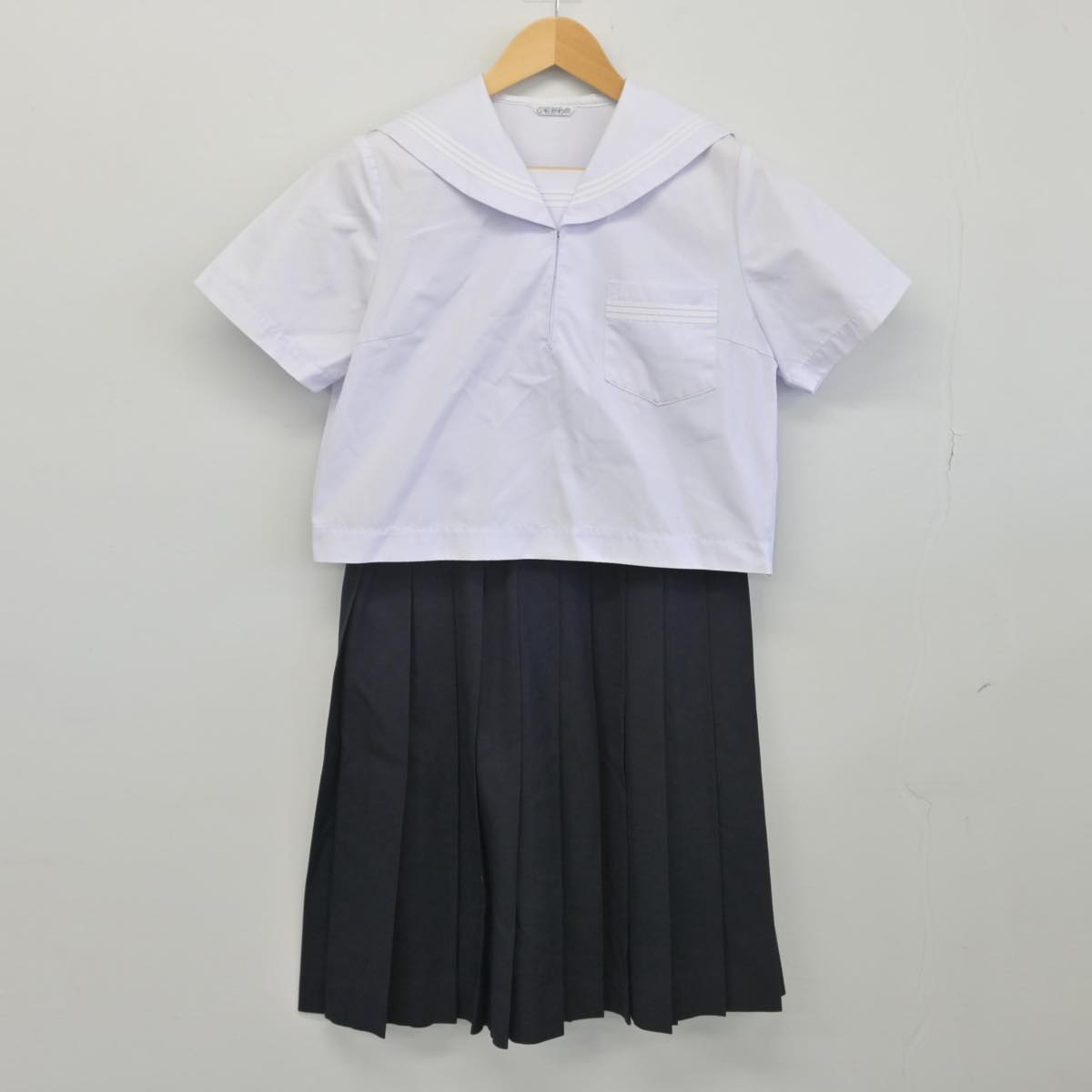 【中古】兵庫県 平岡南中学校 女子制服 3点（セーラー服・セーラー服・スカート）sf028366