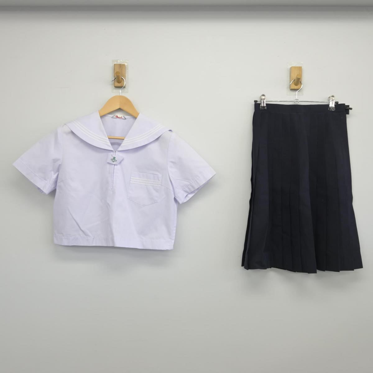 【中古】兵庫県 東播磨高等学校 女子制服 2点（セーラー服・スカート）sf028381