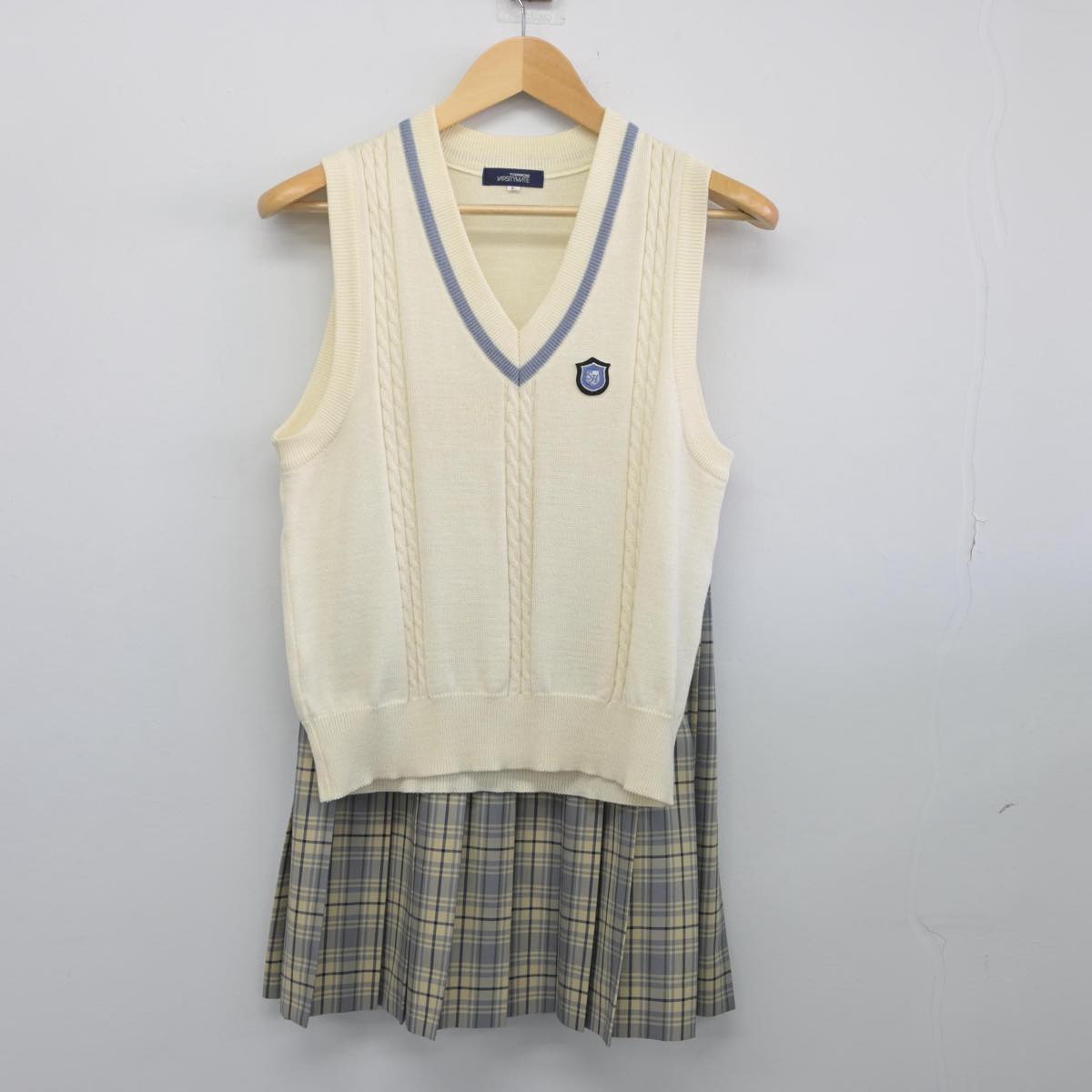 【中古】北海道 札幌北斗高等学校 女子制服 2点（ニットベスト・スカート）sf028395