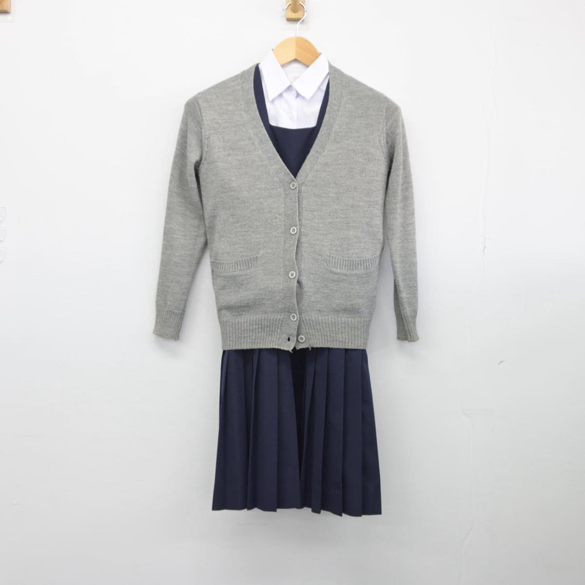 【中古】高知県 土佐中学校・高等学校 女子制服 4点（ニット・シャツ・ジャンパースカート）sf028521