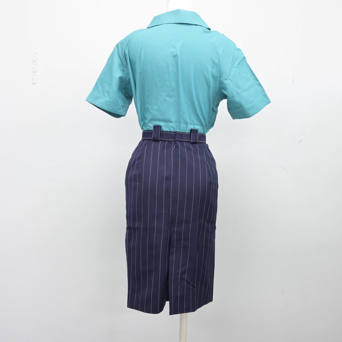 【中古】 全日本空輸株式会社 女子制服 3点（シャツ・シャツ・スカート）sf028536