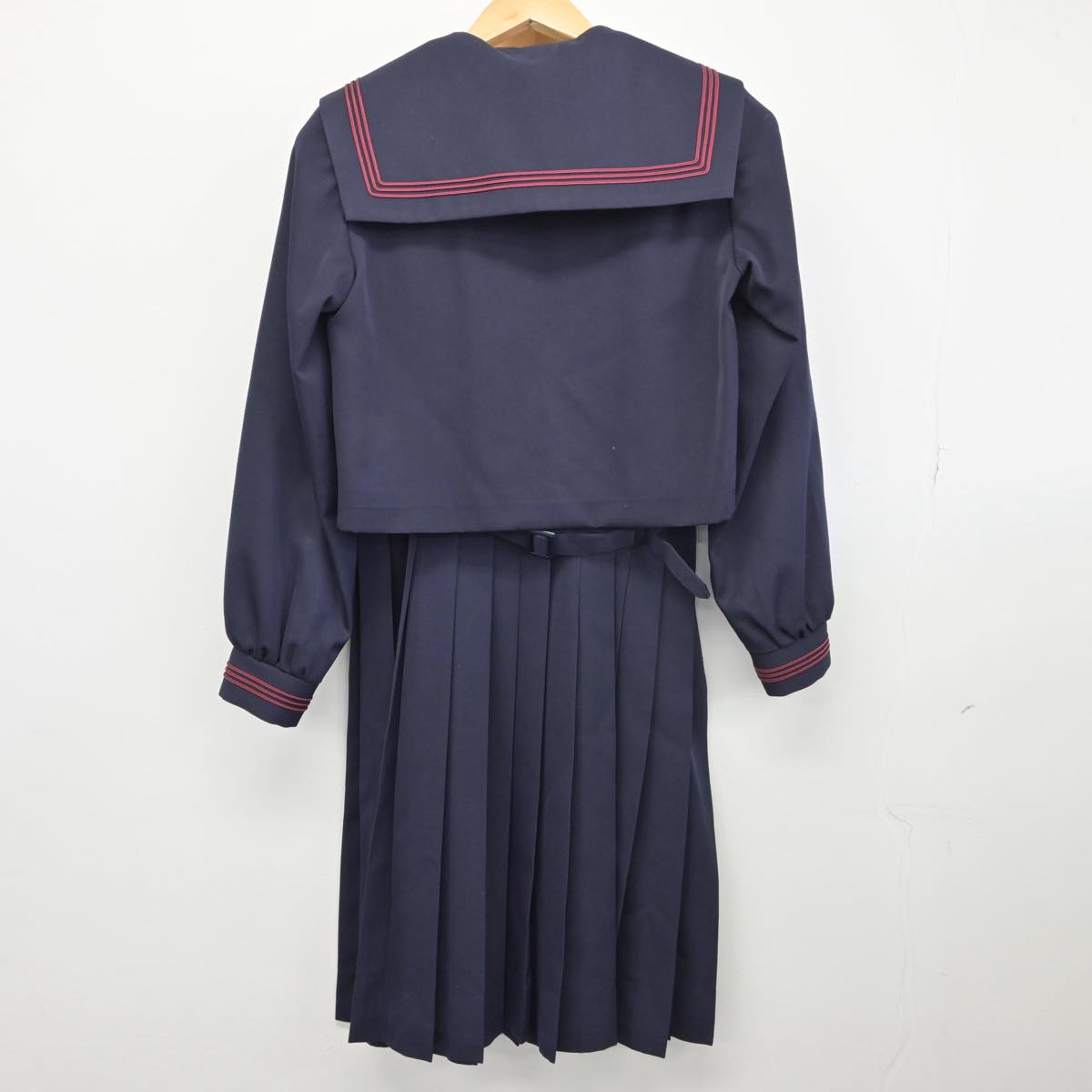 【中古】福岡県 城南中学校 女子制服 3点（セーラー服・ジャンパースカート）sf028557