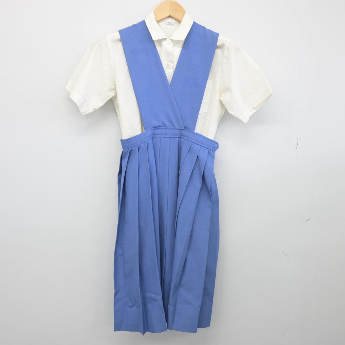 【中古】福岡県 城南中学校 女子制服 2点（シャツ・ジャンパースカート）sf028558