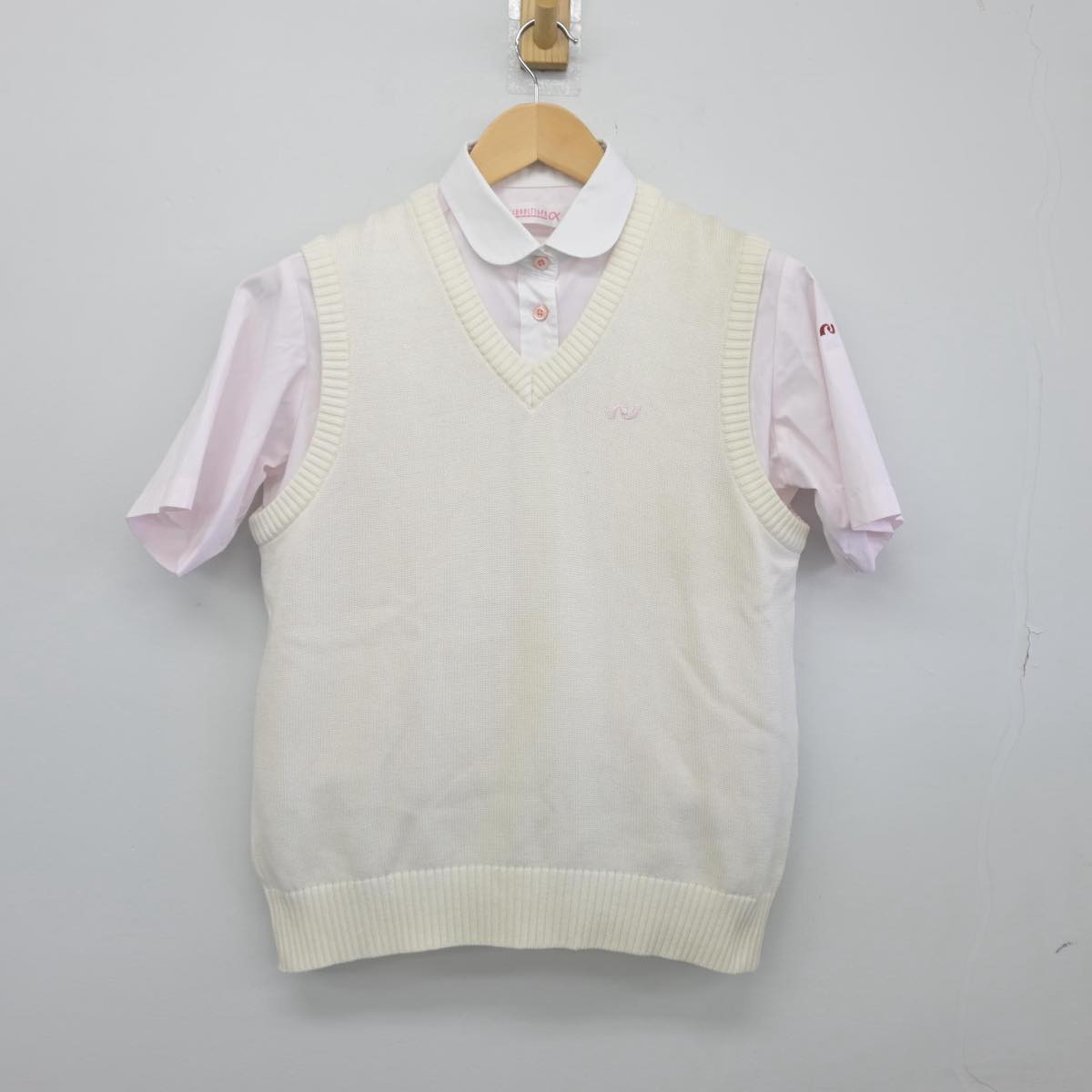 【中古】福岡県 西日本短期大学附属高等学校 女子制服 2点（ニットベスト・シャツ）sf028608