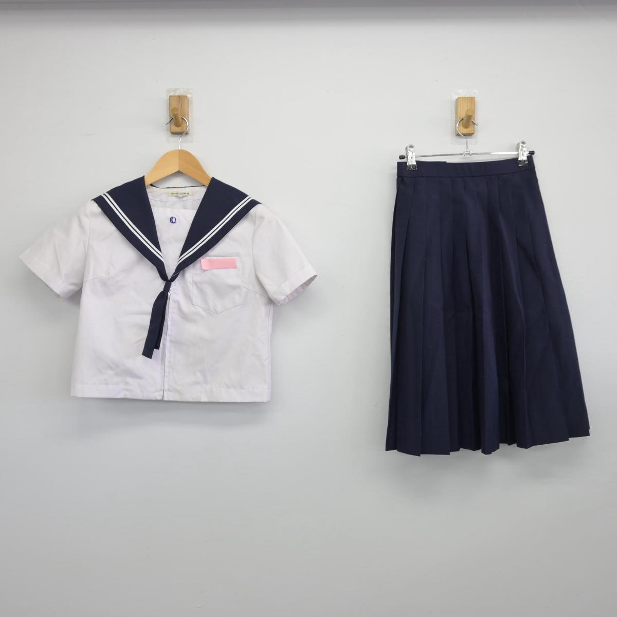 【中古】大分県 王子中学校 女子制服 3点（セーラー服・スカート）sf028629