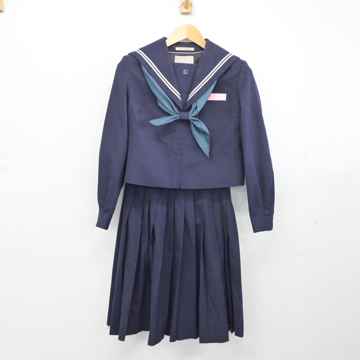 【中古】大分県 王子中学校 女子制服 3点（セーラー服・スカート）sf028631