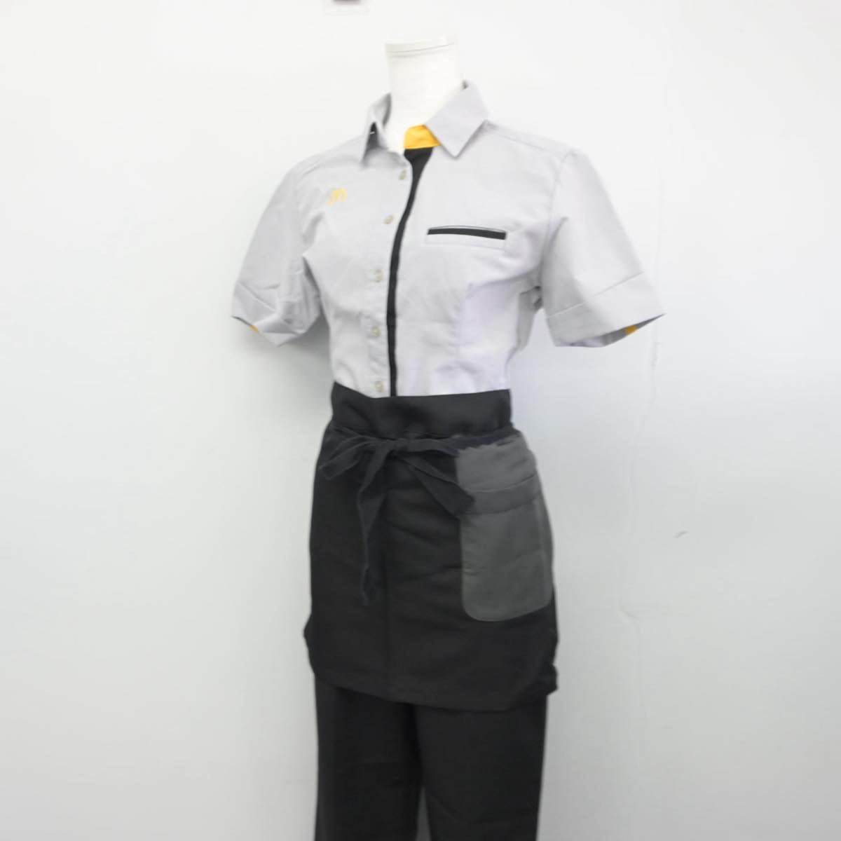 中古制服】 マクドナルド 女子制服 3点（エプロン / サロン・シャツ 