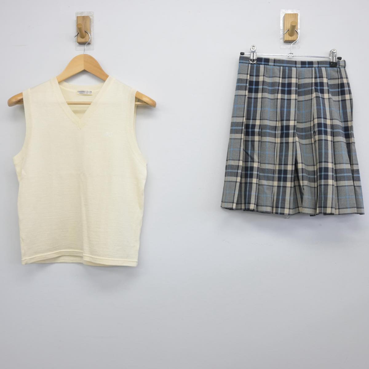 【中古】愛媛県 旧松山城南高等学校 女子制服 2点（ニットベスト・スカート）sf028666