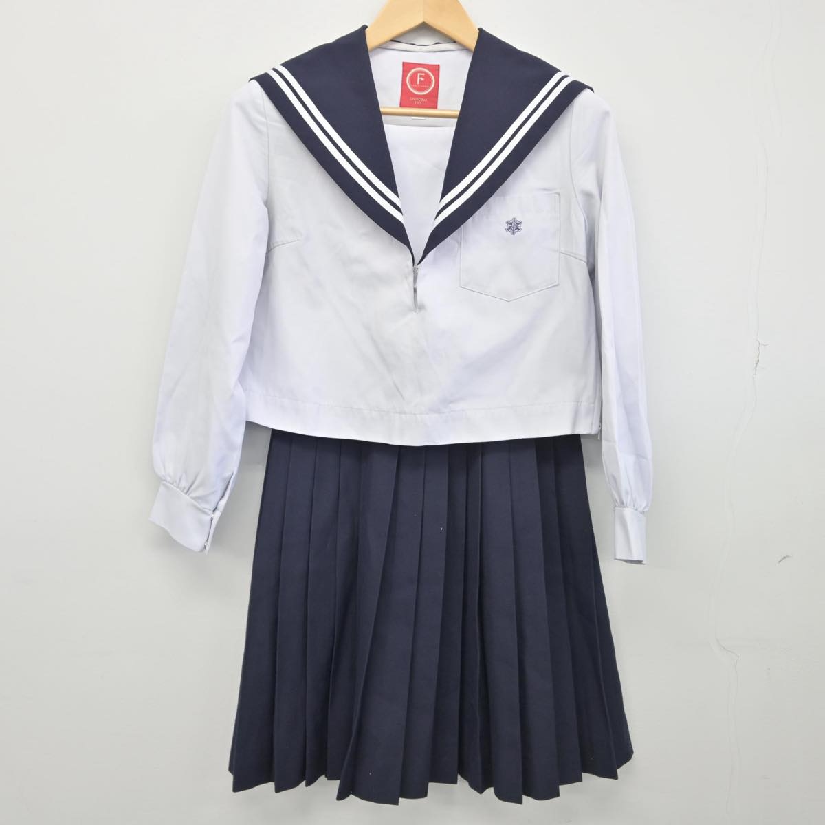 【中古】愛知県 犬山高等学校 女子制服 2点（セーラー服・スカート）sf028669