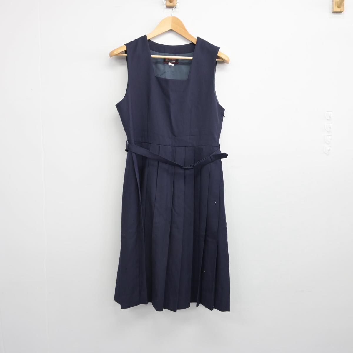 【中古】東京都 亀戸中学校 女子制服 3点（セーラー服・ジャンパースカート）sf028695