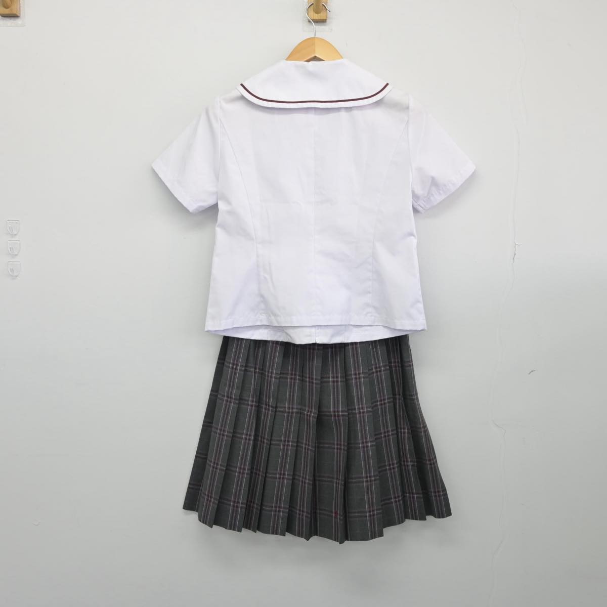 【中古】茨城県 常総学院高等学校 女子制服 3点（セーラー服・スカート）sf028705