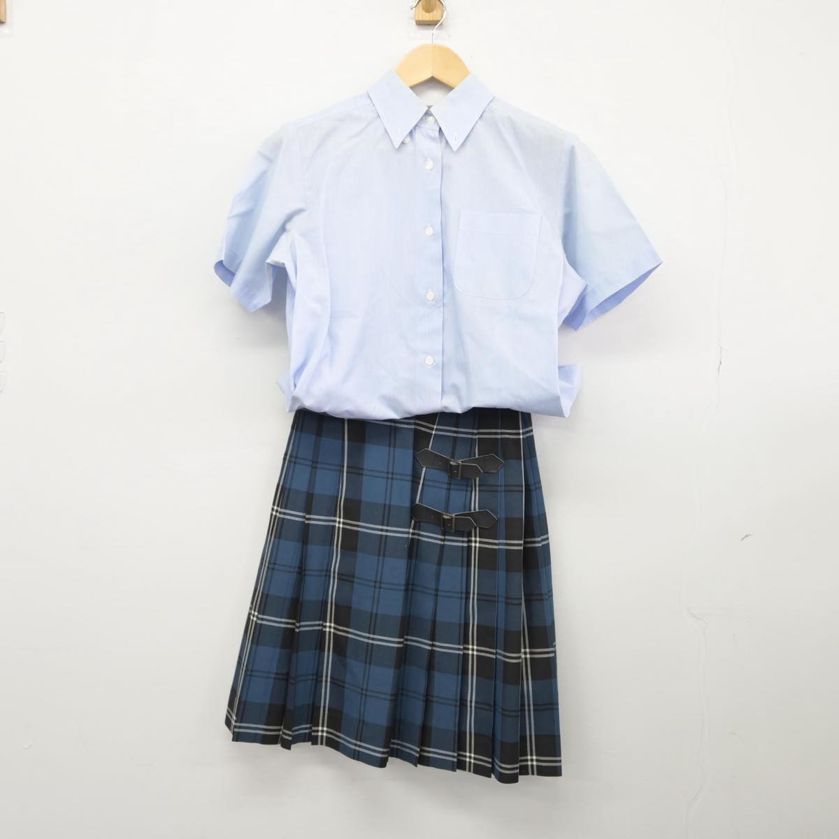 【中古】福島県 会津高等学校 女子制服 3点（シャツ・スカート）sf028714