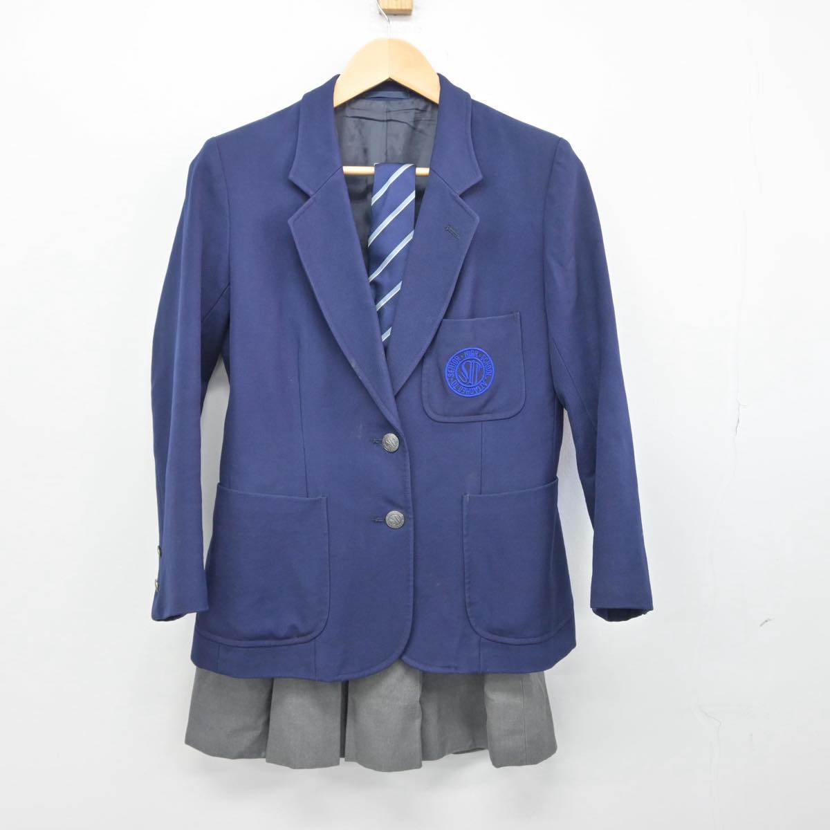 【中古】神奈川県 湘南工科大学附属高等学校 女子制服 4点（ブレザー・ニット・スカート）sf028764