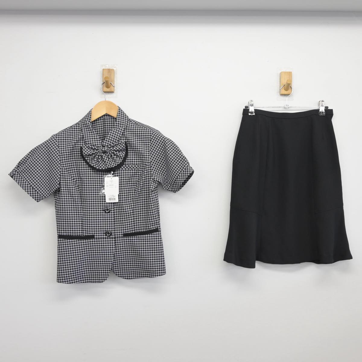 【中古】 事務服 女子制服 3点（シャツ・スカート）sf028780