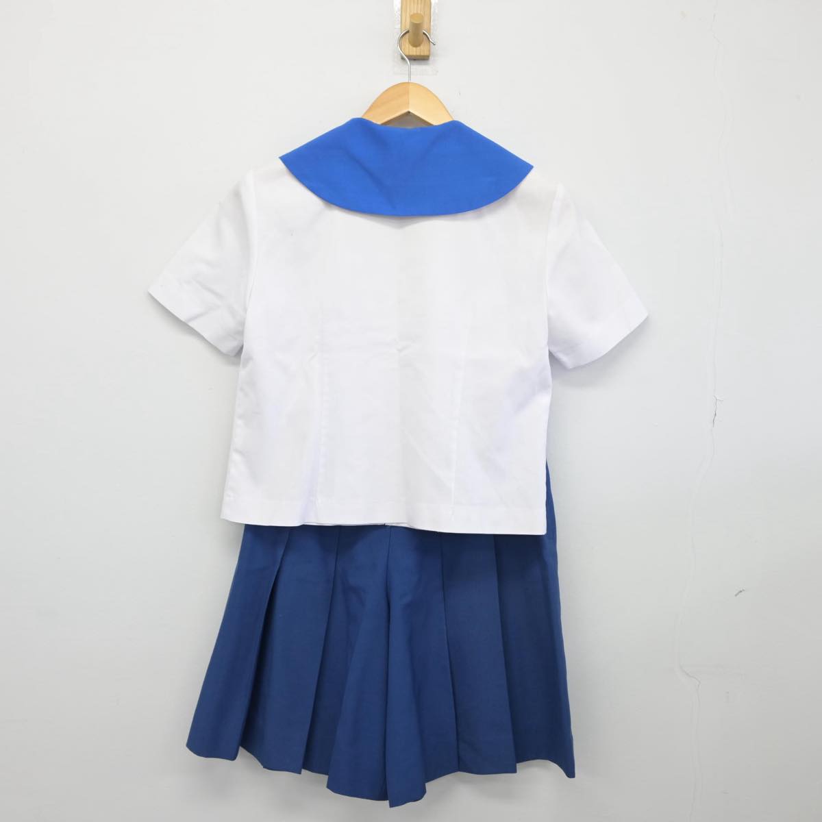 【中古】秋田県 秋田西高等学校 女子制服 4点（セーラー服・スカート）sf028783