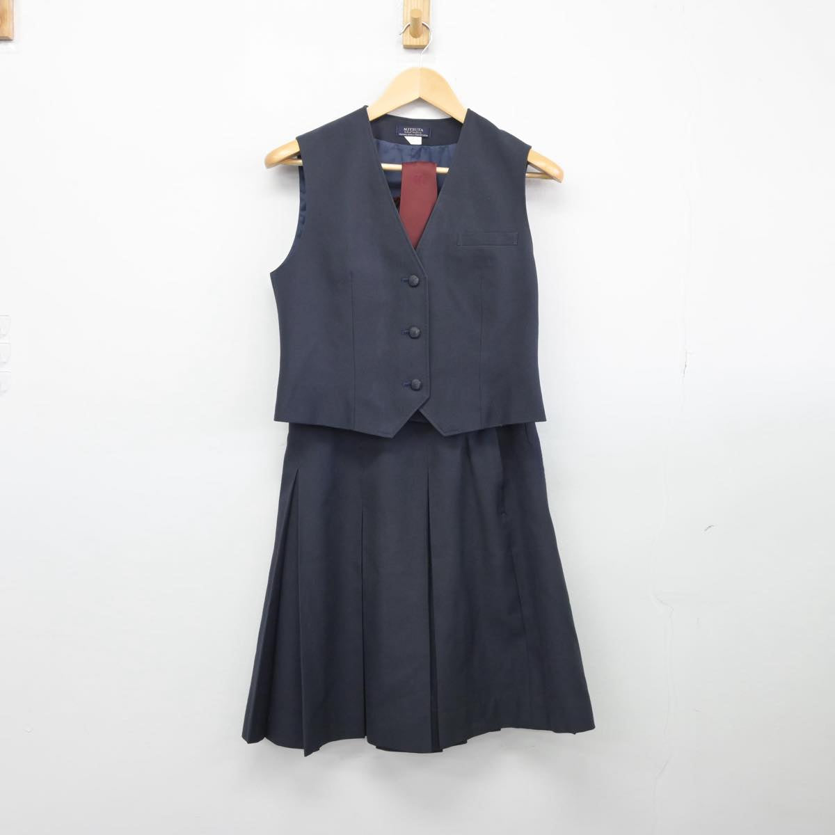 【中古】熊本県 熊本北高等学校 女子制服 4点（ブレザー・ベスト・スカート）sf028813