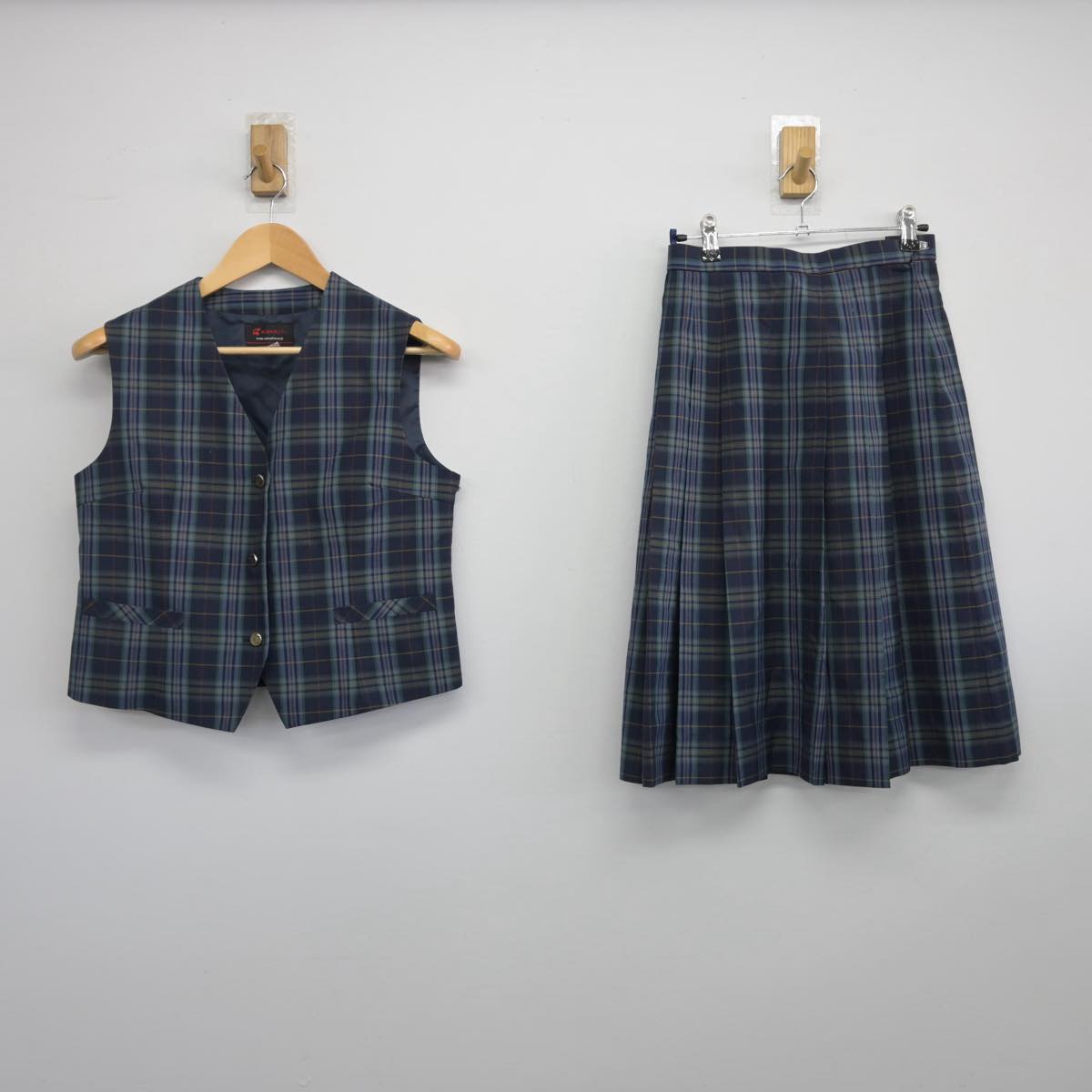 【中古】宮城県 仙台市立蒲町中学校 女子制服 2点（ベスト・スカート）sf028841