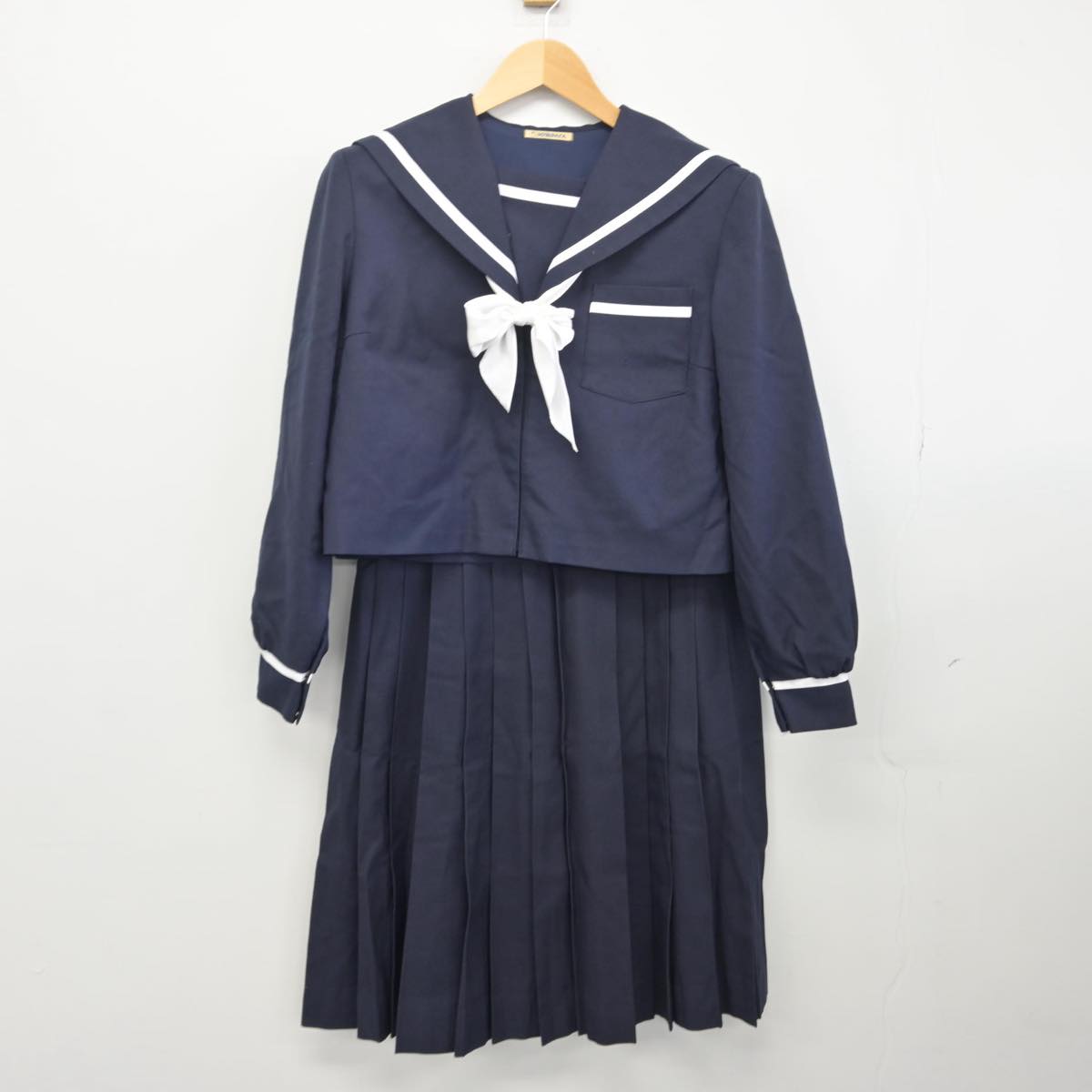 【中古】静岡県 浜松市立八幡中学校 女子制服 3点（セーラー服・スカート）sf028878