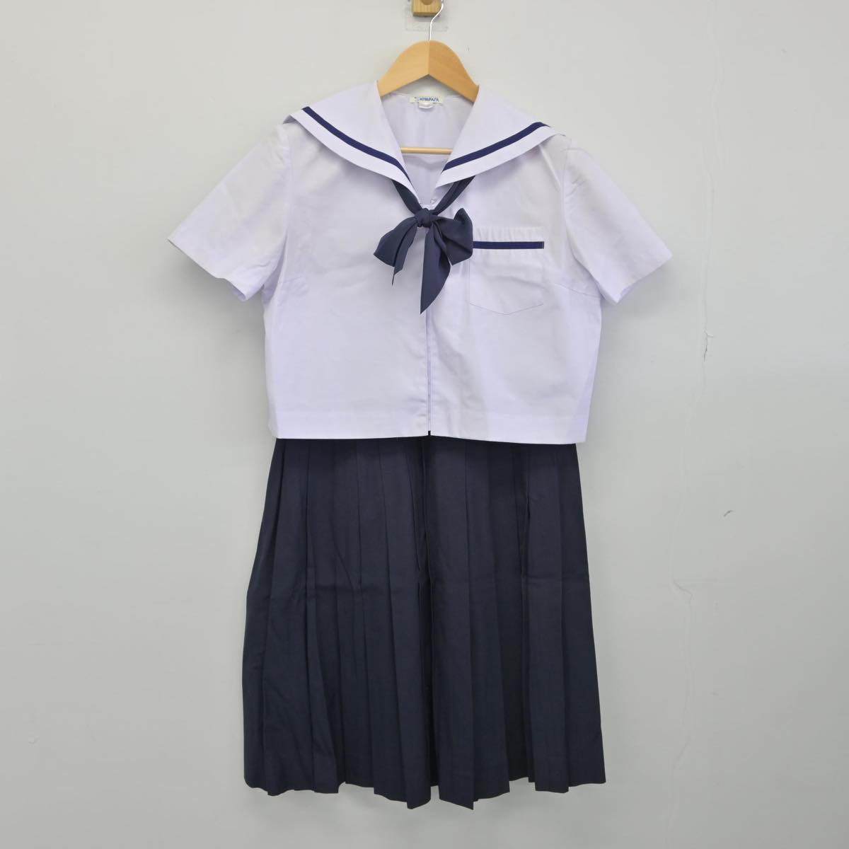 【中古】静岡県 浜松市立八幡中学校 女子制服 4点（セーラー服・スカート）sf028879