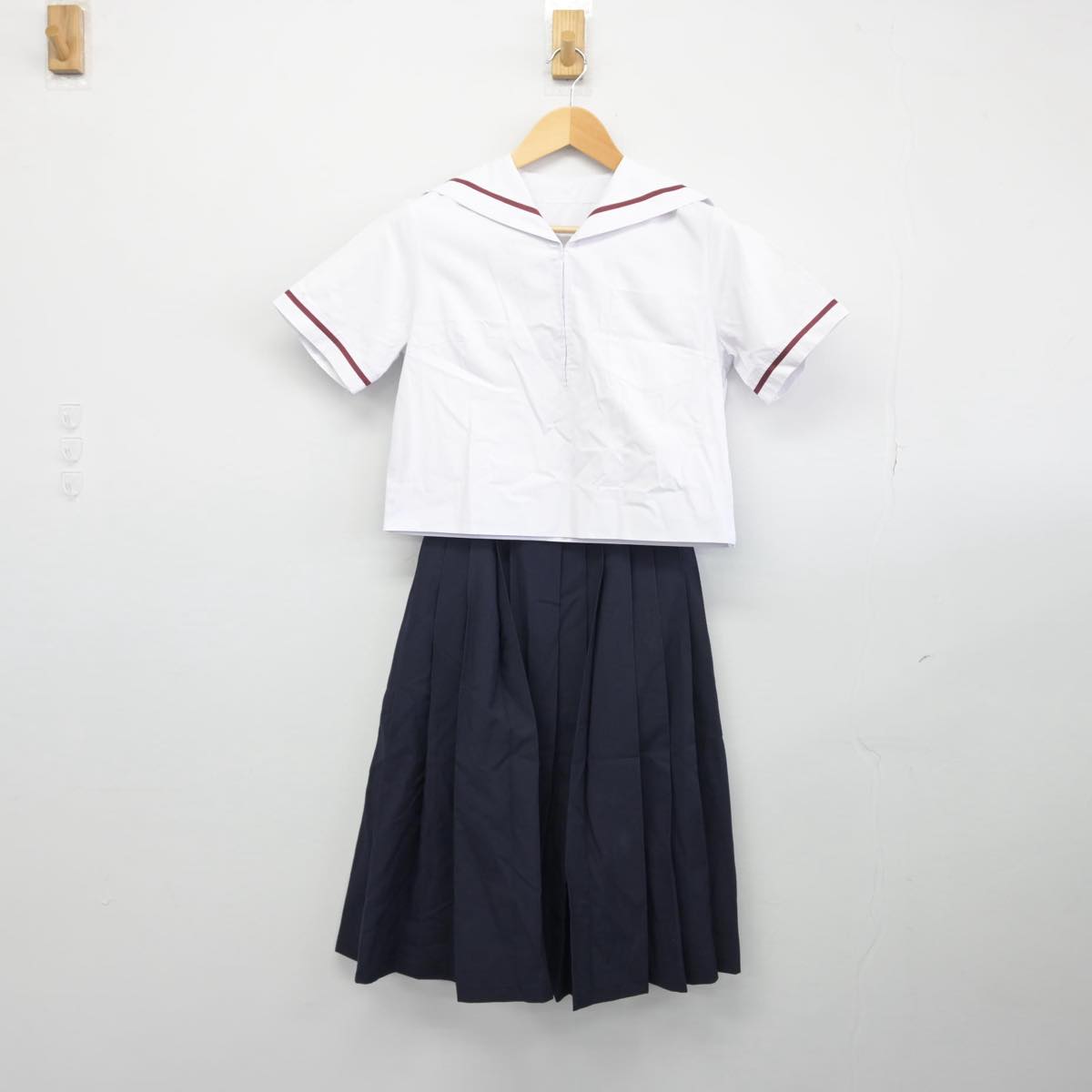 【中古】静岡県 門池中学校 女子制服 3点（セーラー服・セーラー服・スカート）sf028883