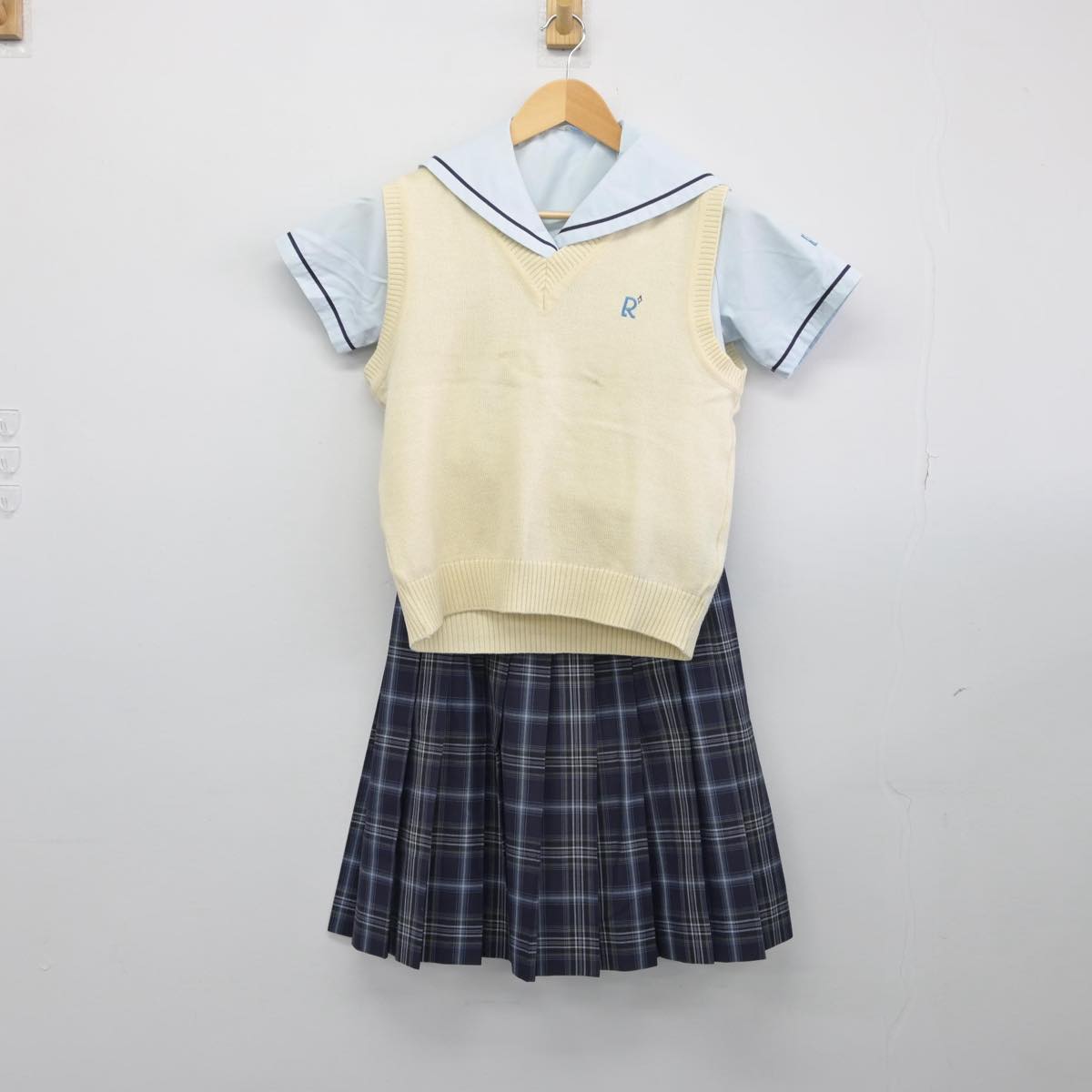 【中古】京都府 京都両洋高等学校 女子制服 3点（ニットベスト・セーラー服・スカート）sf028893