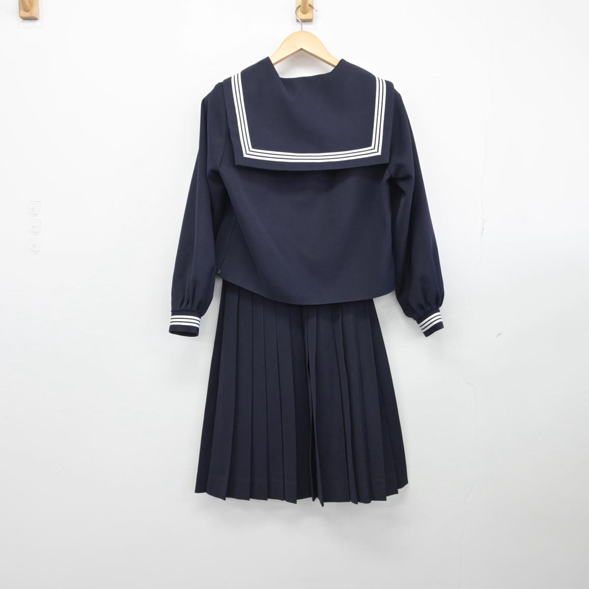 【中古】香川県 木太中学校 女子制服 3点（セーラー服・スカート）sf028902