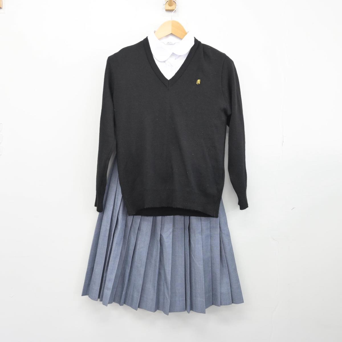 【中古】沖縄県 興南中学校・高等学校 女子制服 3点（ニット・シャツ・スカート）sf028916