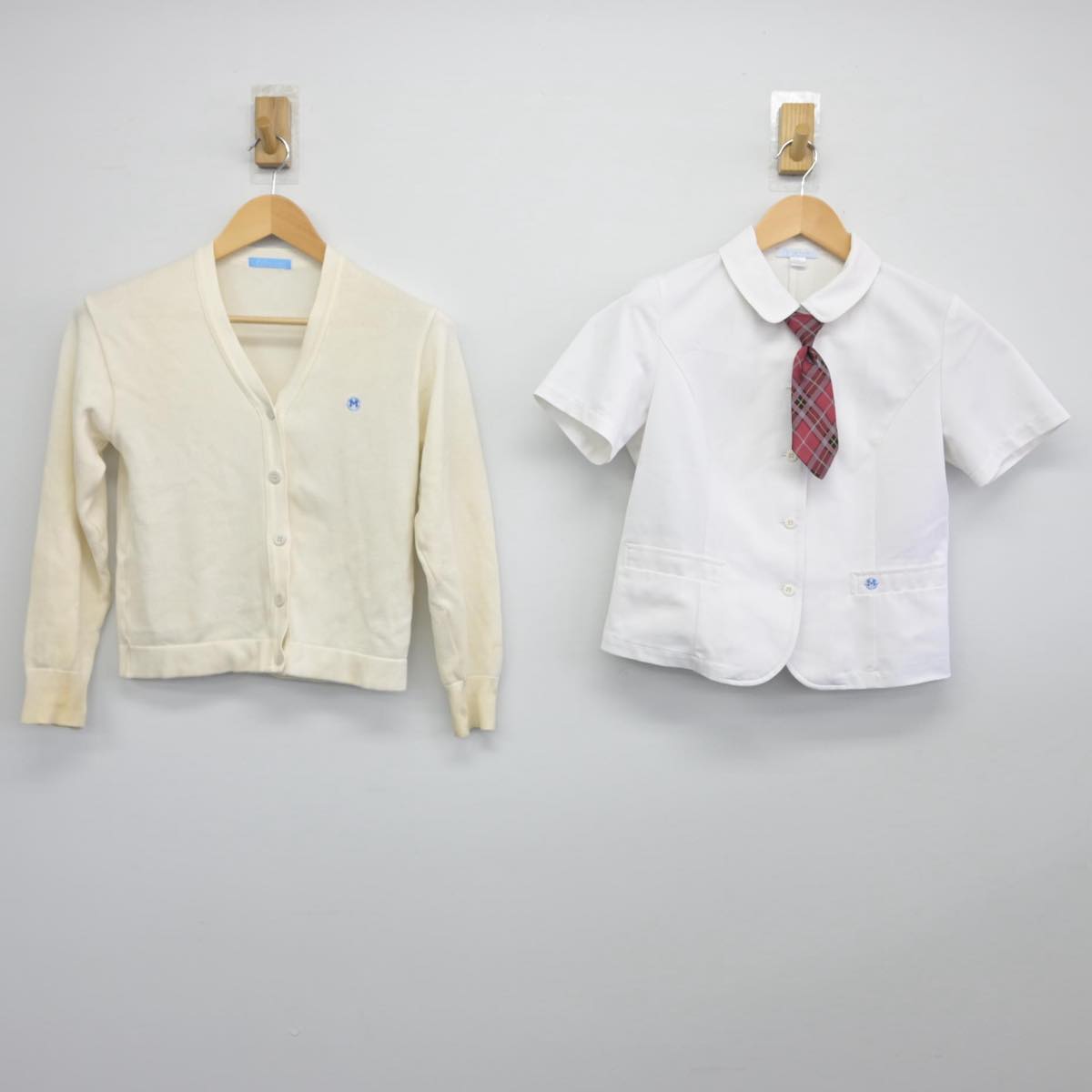 【中古】熊本県 熊本マリスト学園中学校 女子制服 4点（シャツ・ニット・スカート）sf028949