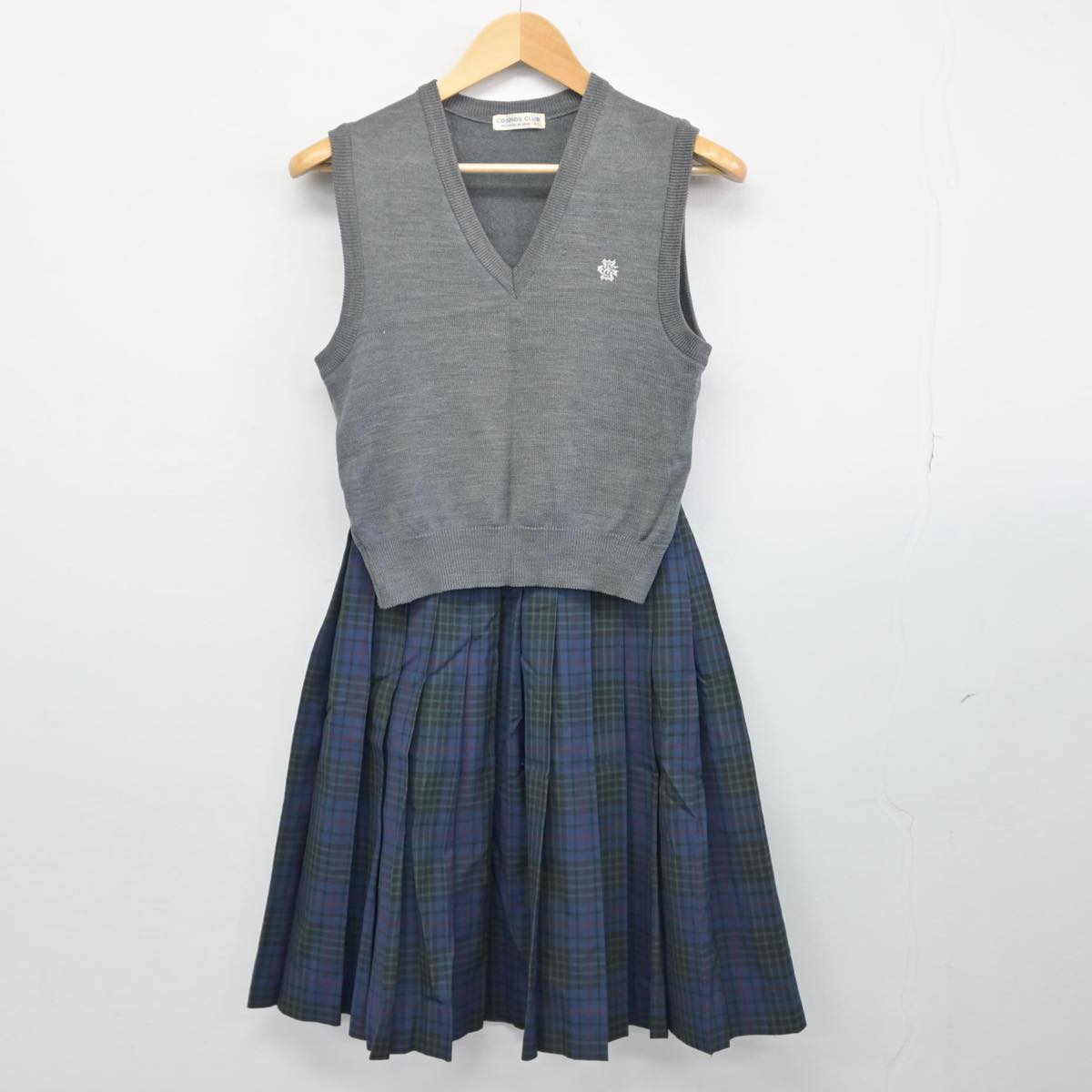 【中古】東京都 江戸川女子中学校・高等学校 女子制服 2点（ニットベスト・スカート）sf028971