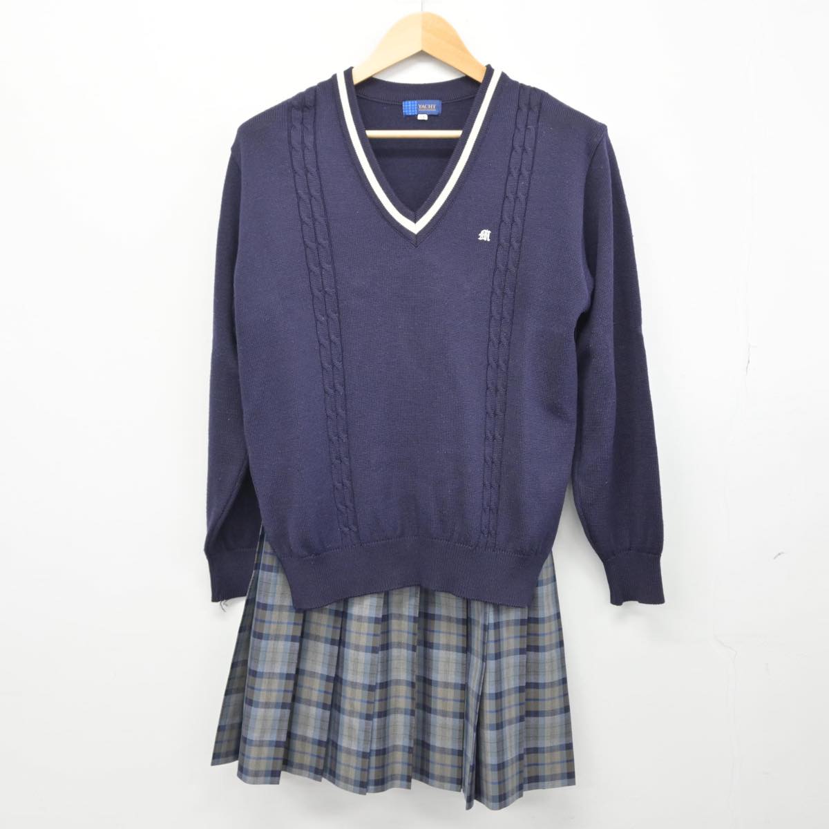 【中古】千葉県 松戸高等学校 女子制服 2点（ニット・スカート）sf028995