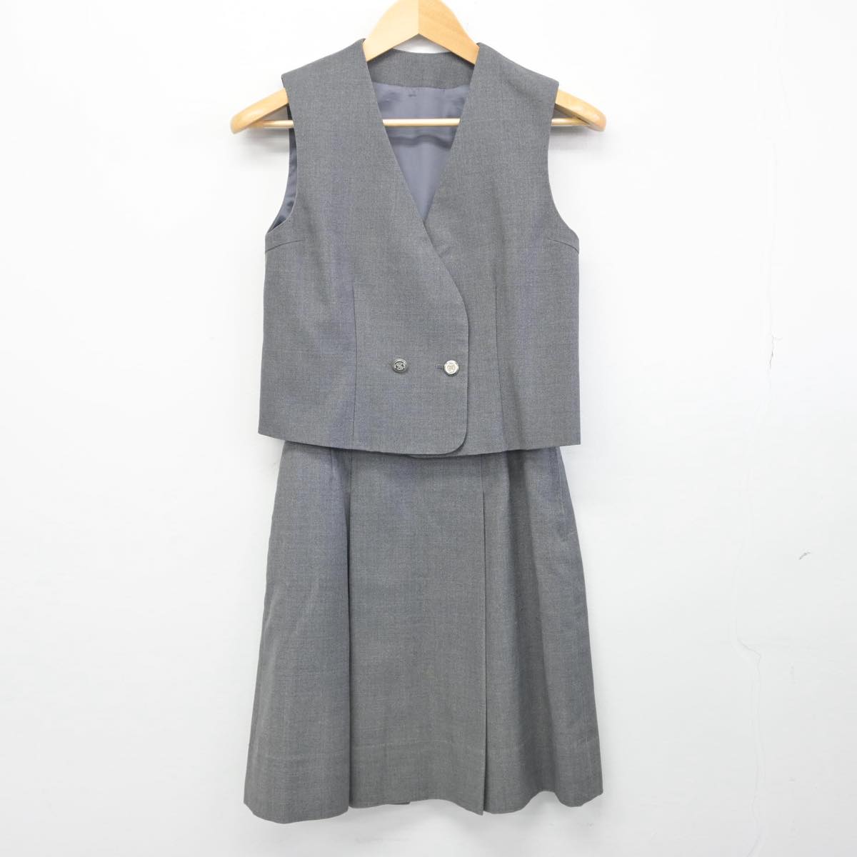 【中古】神奈川県 洋光台第二中学校 女子制服 4点（ブレザー・ベスト・スカート）sf029018