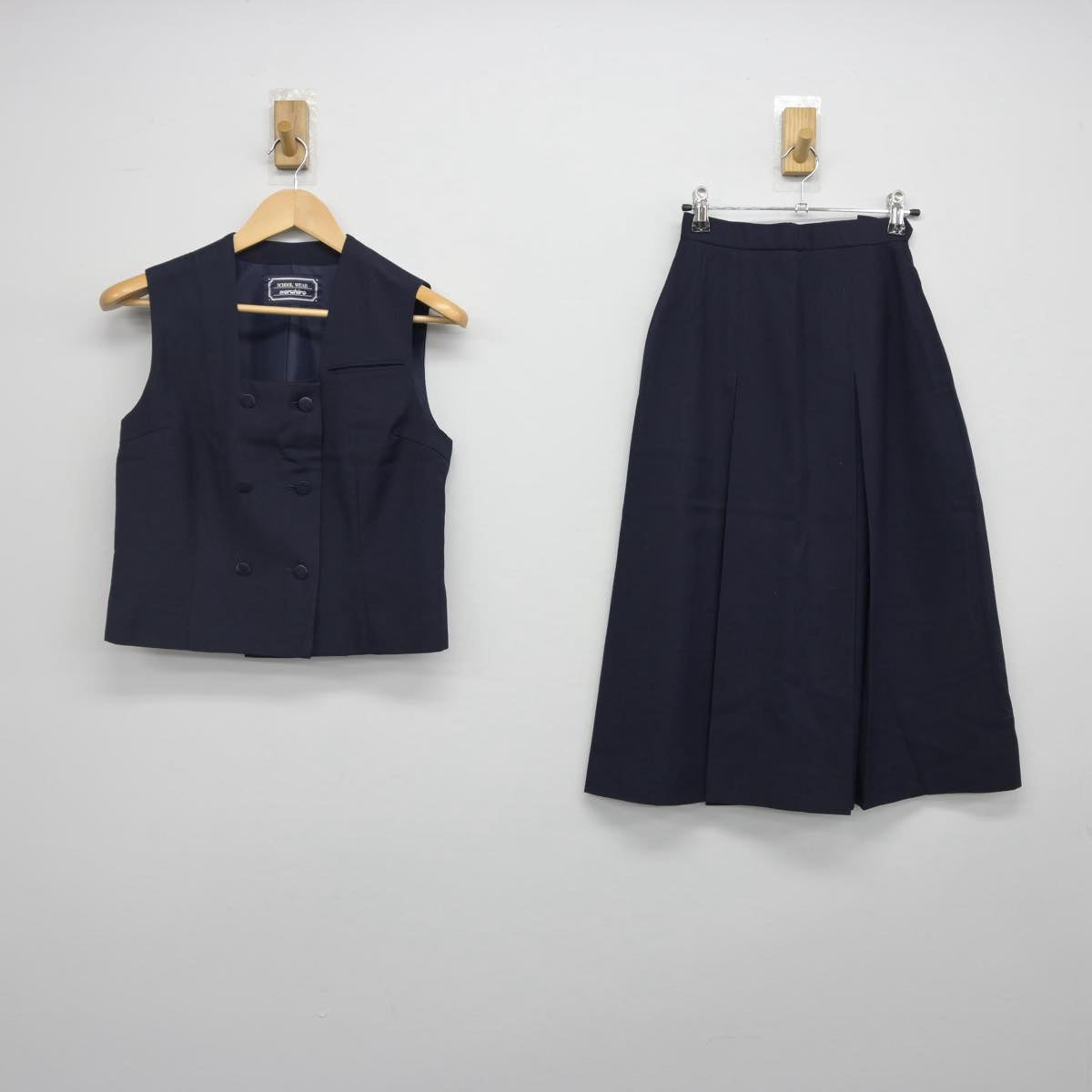 【中古】埼玉県 川越女子高等学校 女子制服 2点（ベスト・スカート）sf029046