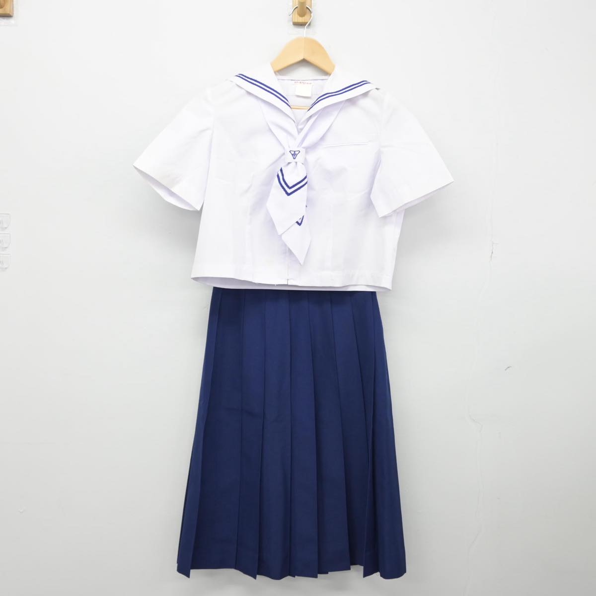 【中古】埼玉県 勝瀬中学校 女子制服 5点（セーラー服・スカート）sf029047