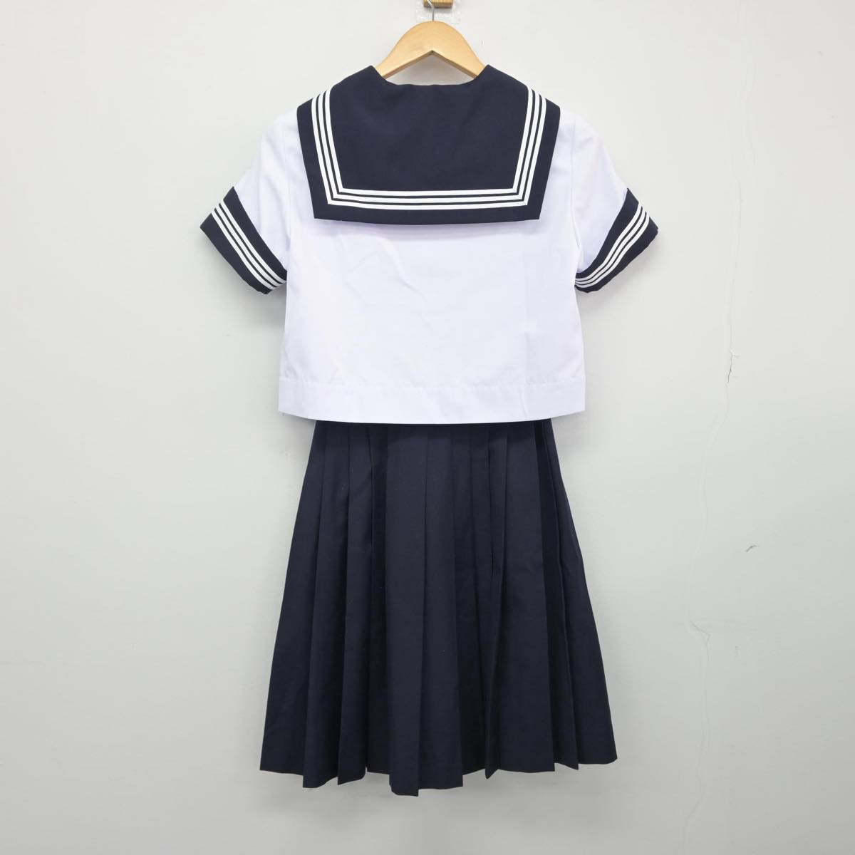 【中古】神奈川県 神奈川学園中学・高等学校 女子制服 3点（セーラー服・スカート）sf029055