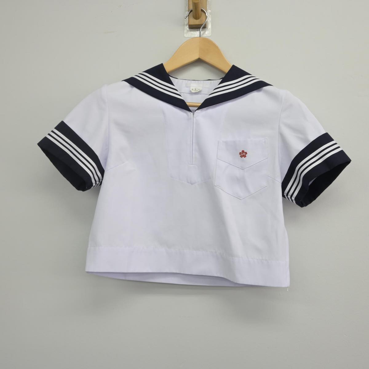 【中古】神奈川県 神奈川学園中学・高等学校 女子制服 3点（セーラー服・スカート）sf029055