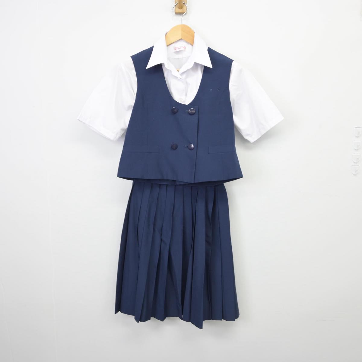 【中古】千葉県 千葉県立船橋東高等学校 女子制服 3点（シャツ・ベスト・スカート）sf029061