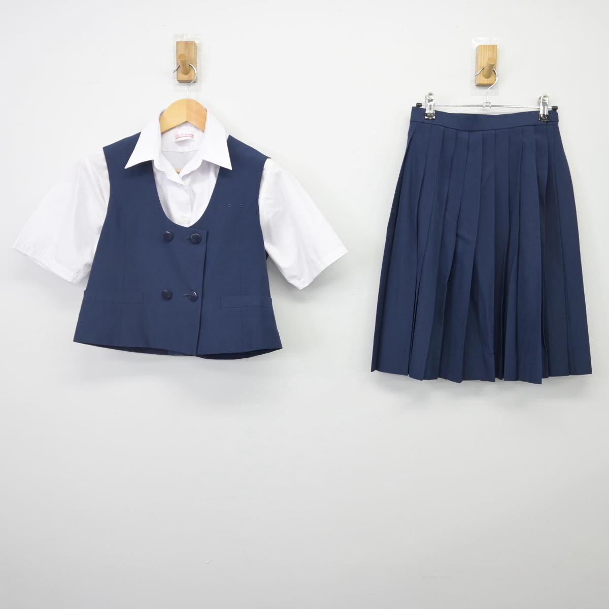 【中古】千葉県 千葉県立船橋東高等学校 女子制服 3点（シャツ・ベスト・スカート）sf029061