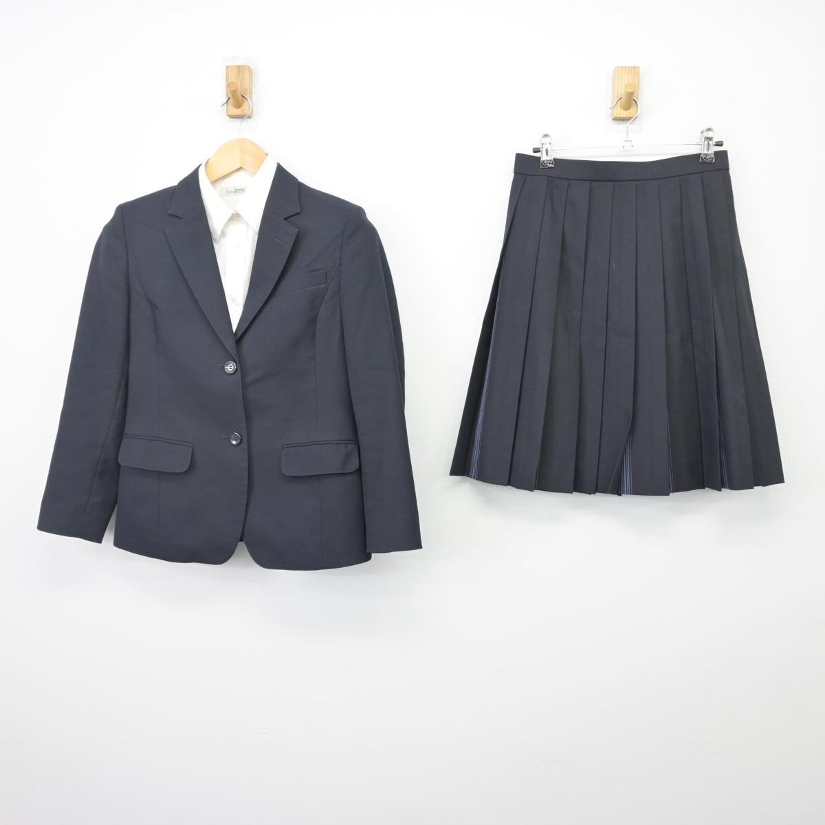 【中古】神奈川県 桐蔭学園高等学校 女子制服 3点（ブレザー・シャツ・スカート）sf029083