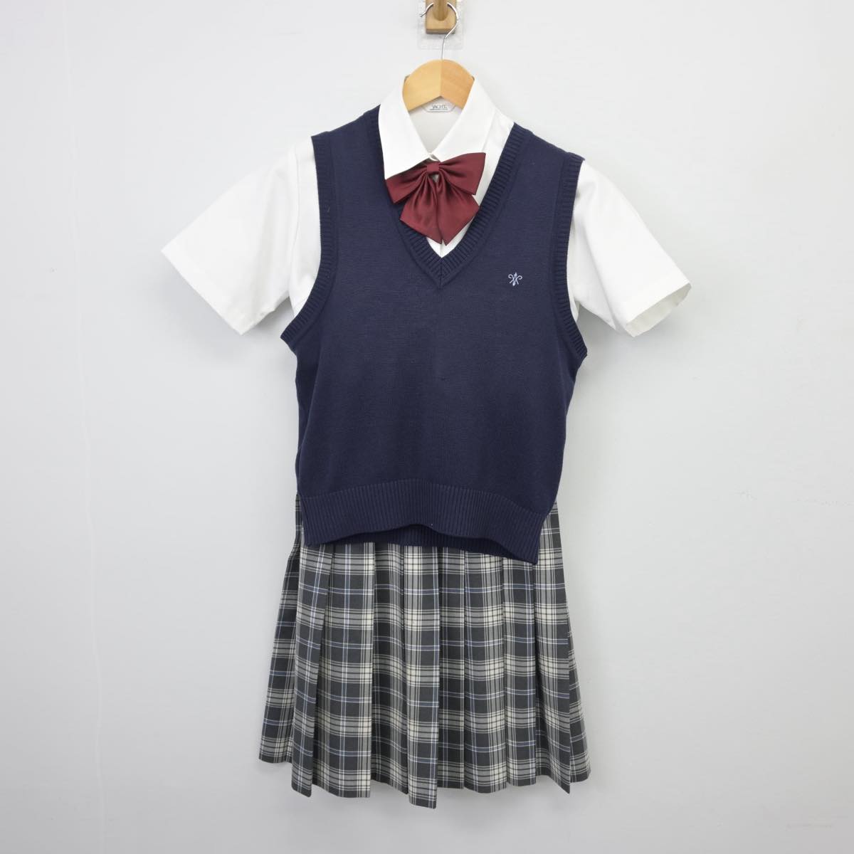 中古制服】神奈川県 湘南学園中学校 女子制服 4点（シャツ・ニット