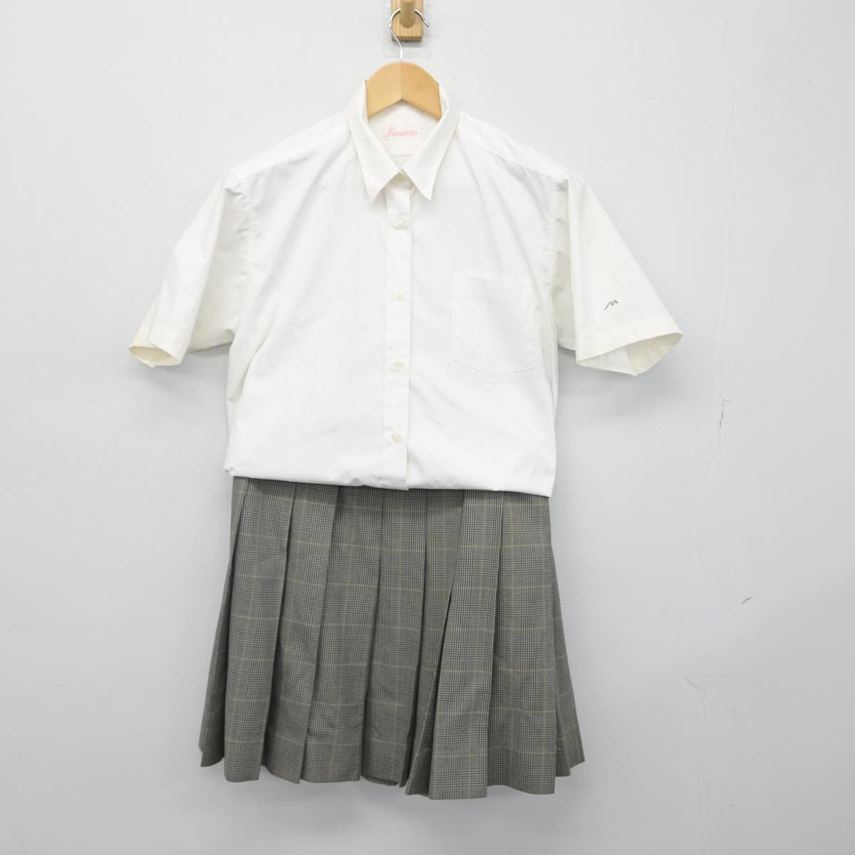 【中古】大阪府 日新高等学校 女子制服 2点（シャツ・スカート）sf029128