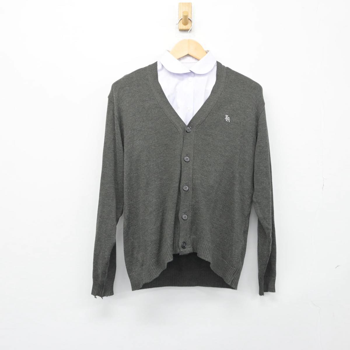 【中古】福島県 郡山第二中学校 女子制服 2点（シャツ・ニット）sf029154