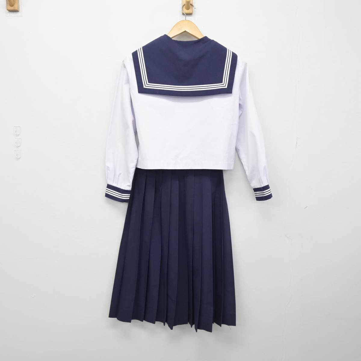 【中古】宮崎県 国富町本庄中学校 女子制服 3点（セーラー服・スカート）sf029171