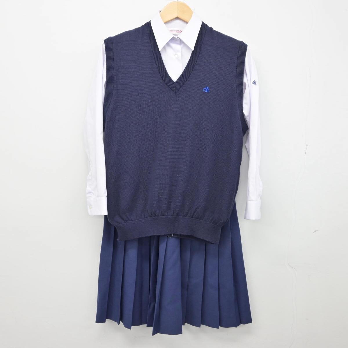 【中古】千葉県 千葉女子高等学校 女子制服 4点（シャツ・ベスト・ニットベスト・スカート）sf029181