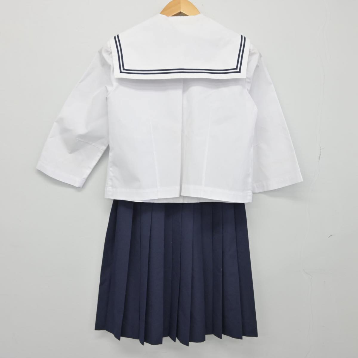 【中古】福島県 蓬莱中学校 女子制服 4点（セーラー服・シャツ・スカート）sf029206