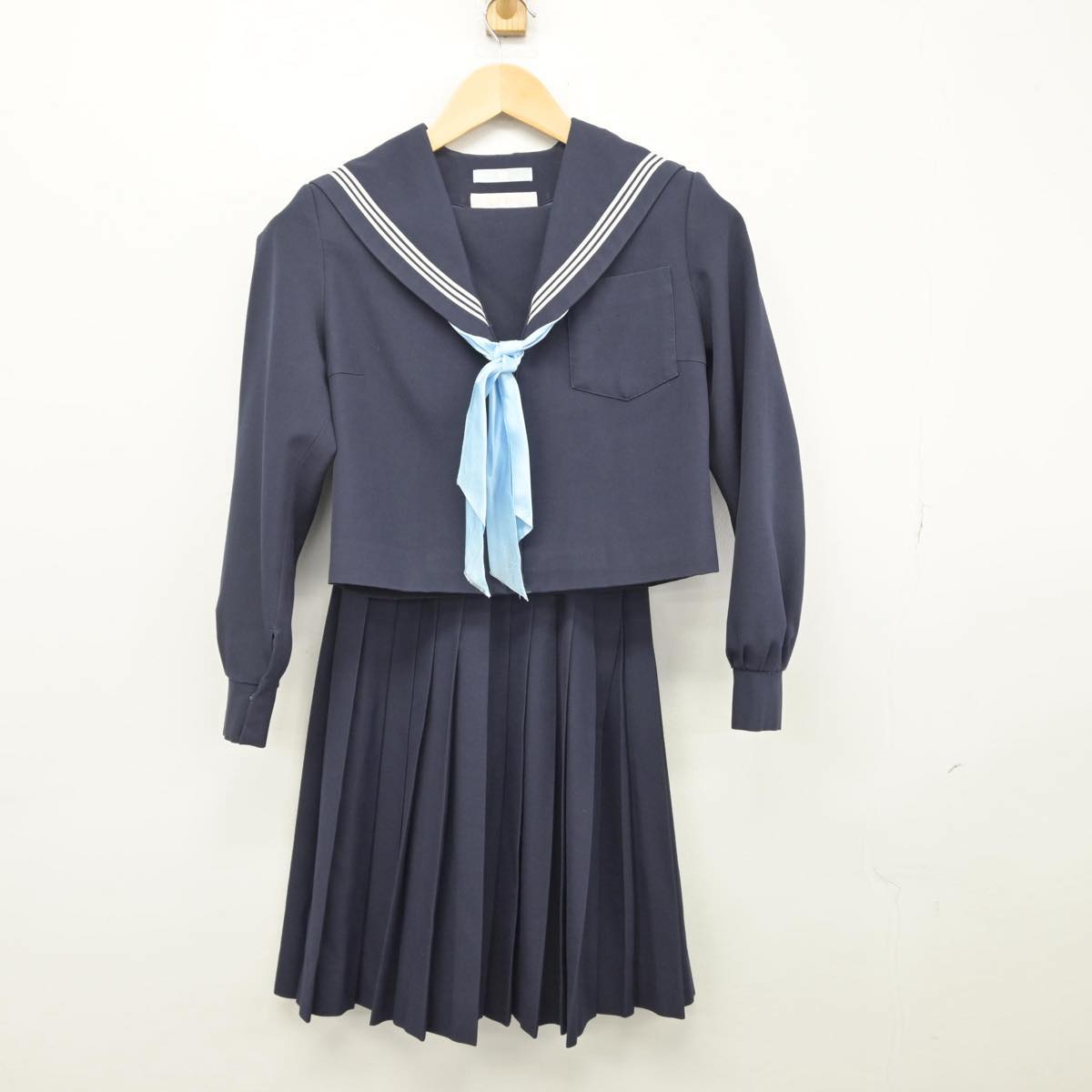 【中古】愛知県 尾張旭東中学校 女子制服 3点（セーラー服・スカート）sf029214