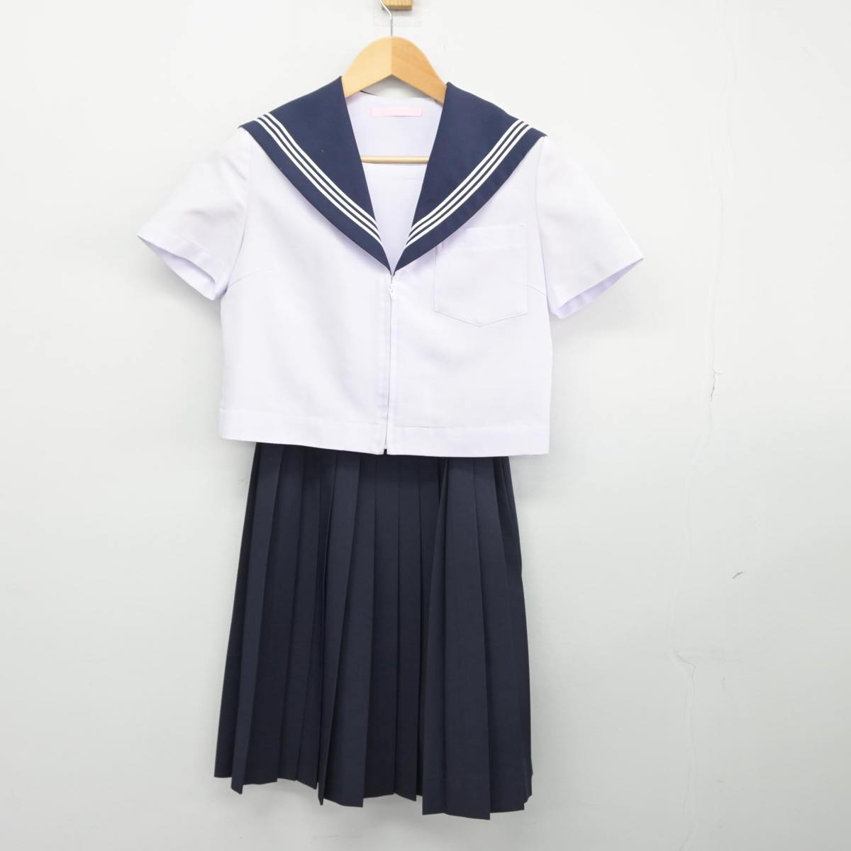 【中古】愛知県 尾張旭東中学校 女子制服 2点（セーラー服・スカート）sf029216