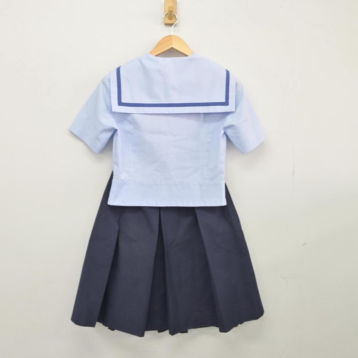 【中古】秋田県 金足農業高等学校 女子制服 2点（セーラー服・スカート）sf029218