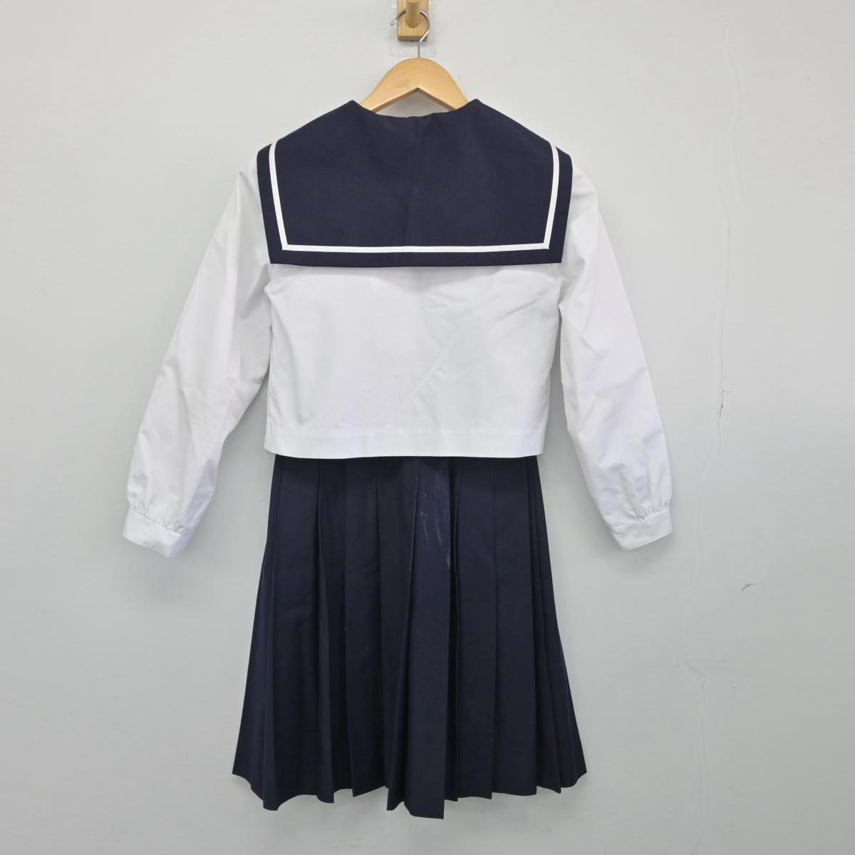 【中古】福島県 福島大学附属中学校 女子制服 3点（セーラー服・スカート）sf029231