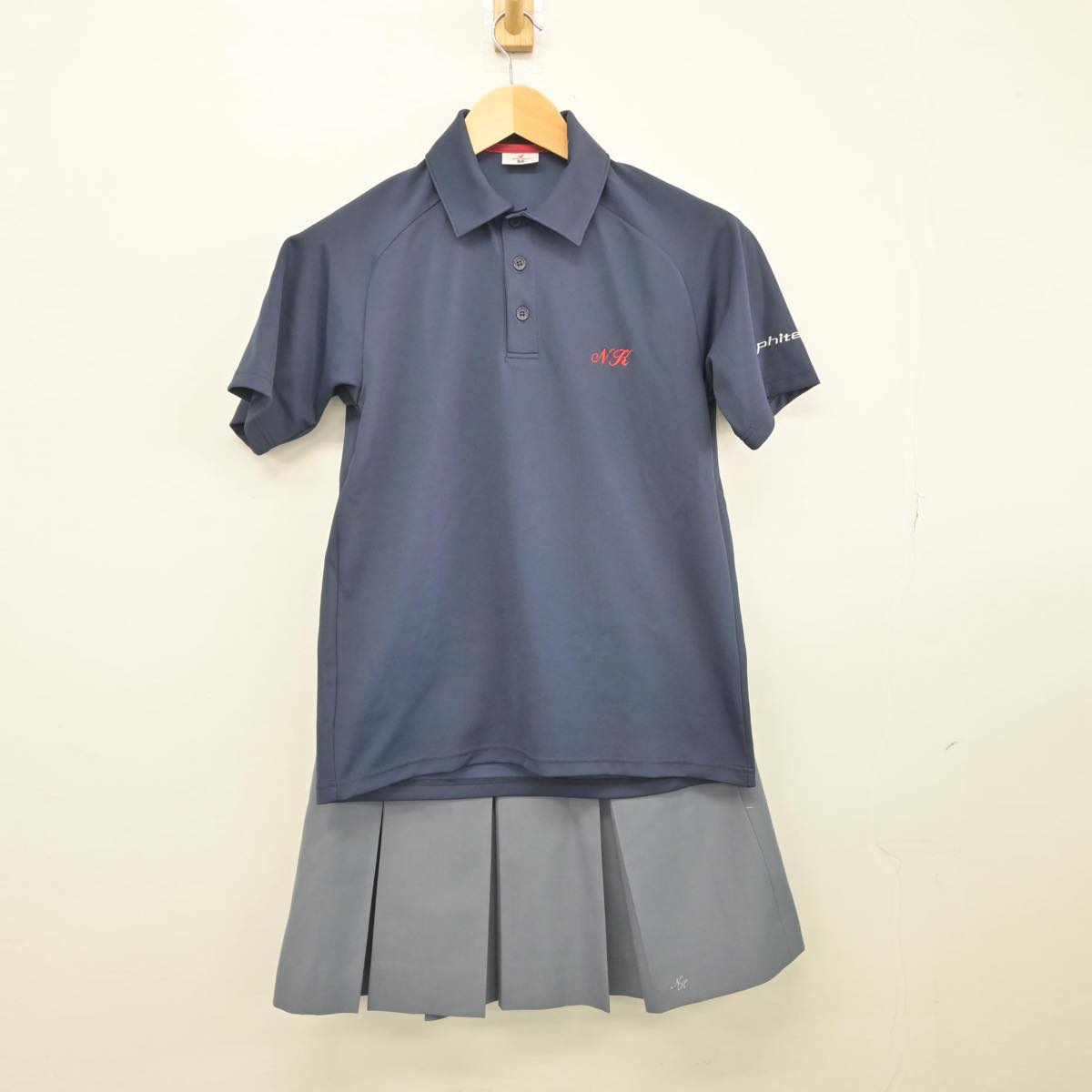 【中古】宮城県 宮城県名取北高等学校 女子制服 4点（ニットベスト・シャツ・シャツ・スカート）sf029237